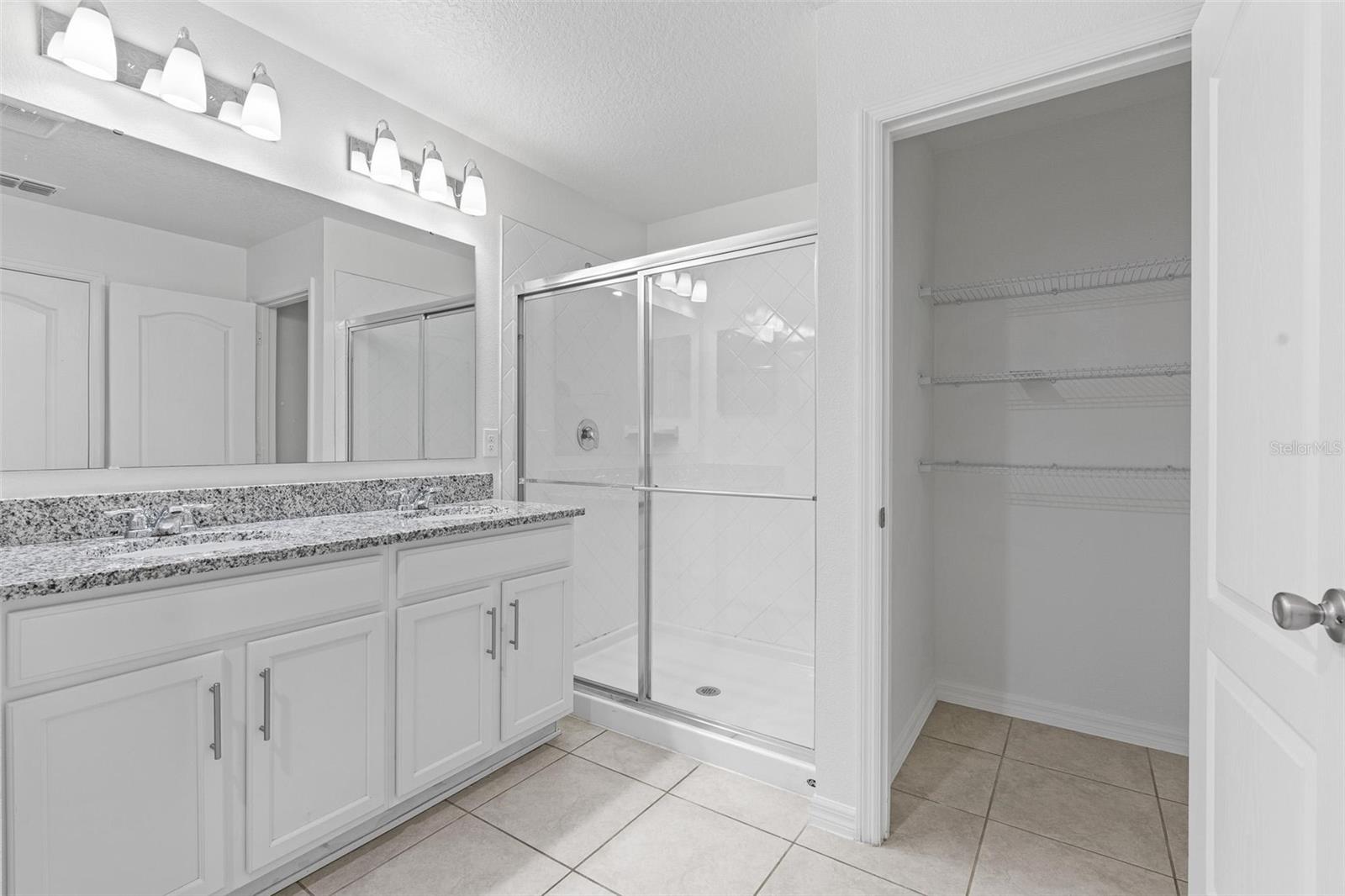 Image 23 of 35 For 1557 Venice Lane