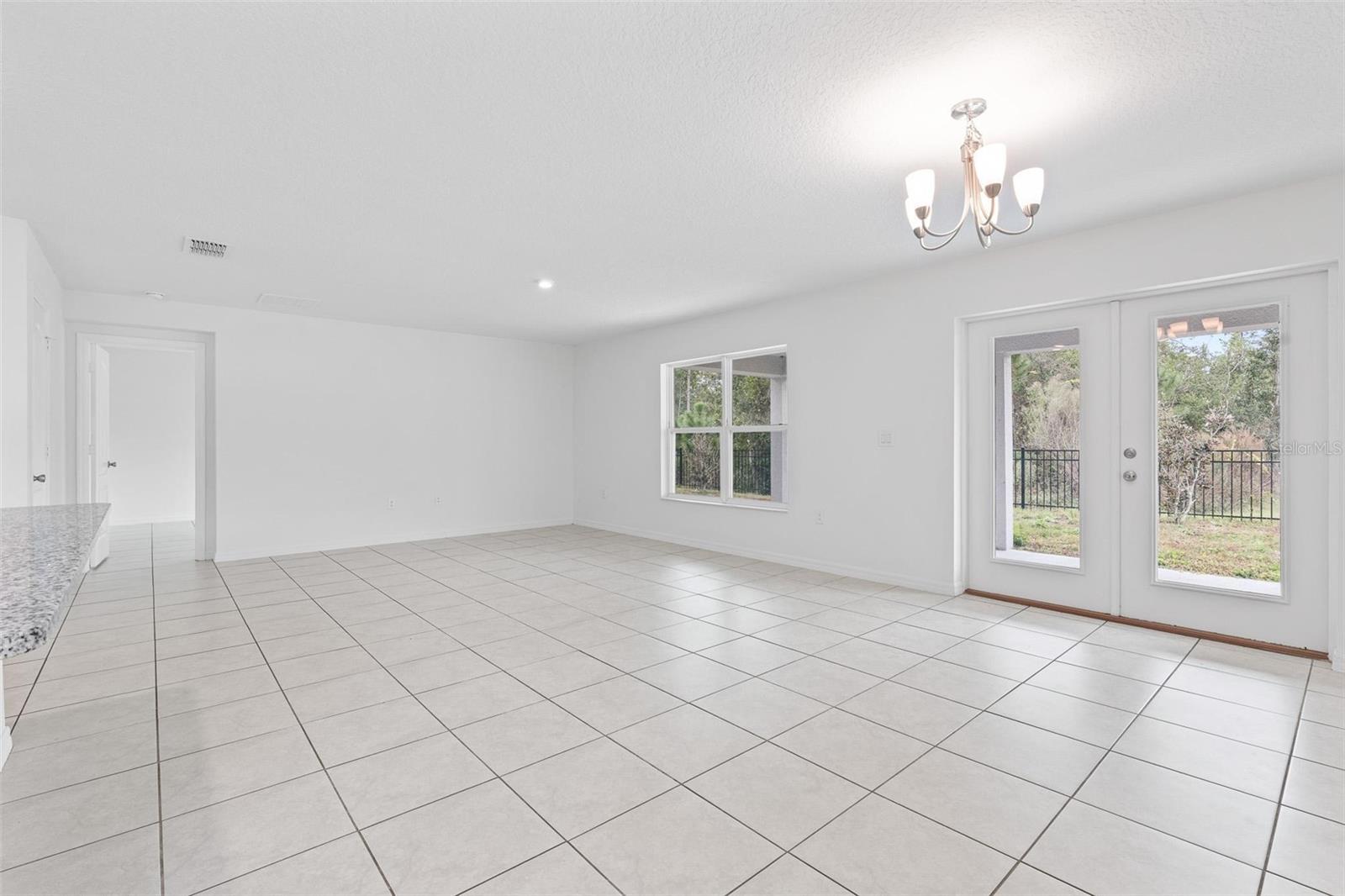 Image 24 of 35 For 1557 Venice Lane