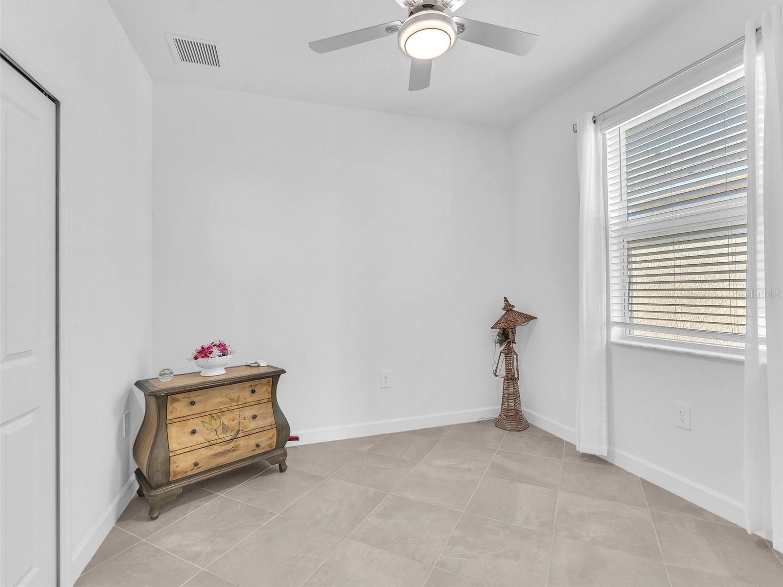 Image 12 of 26 For 7973 Lakes Edge Lane