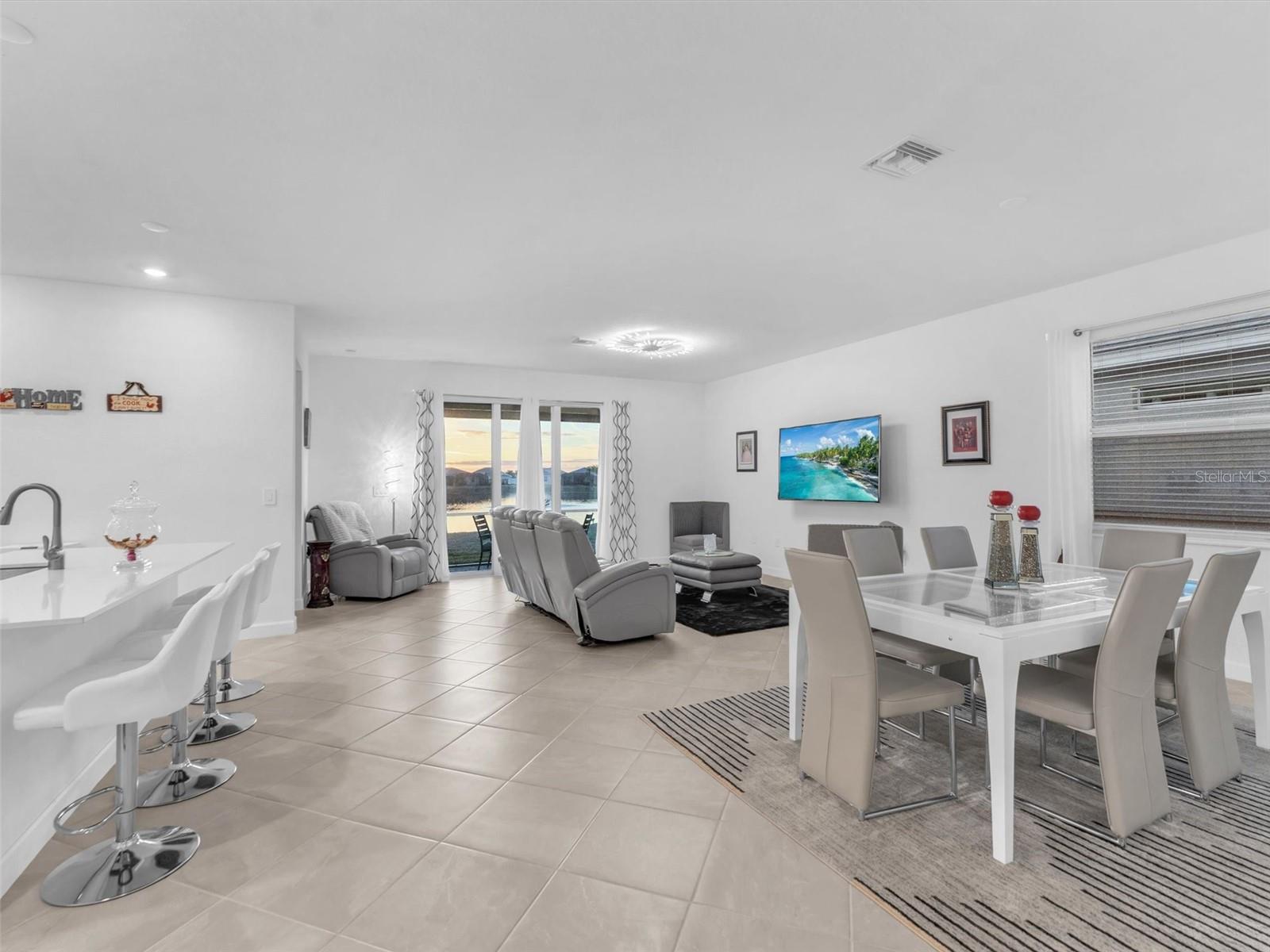 Image 3 of 26 For 7973 Lakes Edge Lane