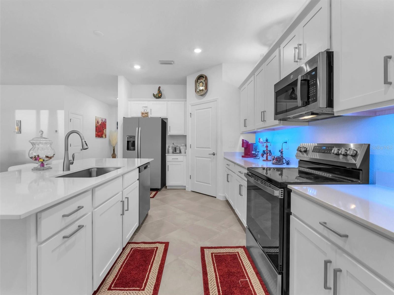 Image 5 of 26 For 7973 Lakes Edge Lane