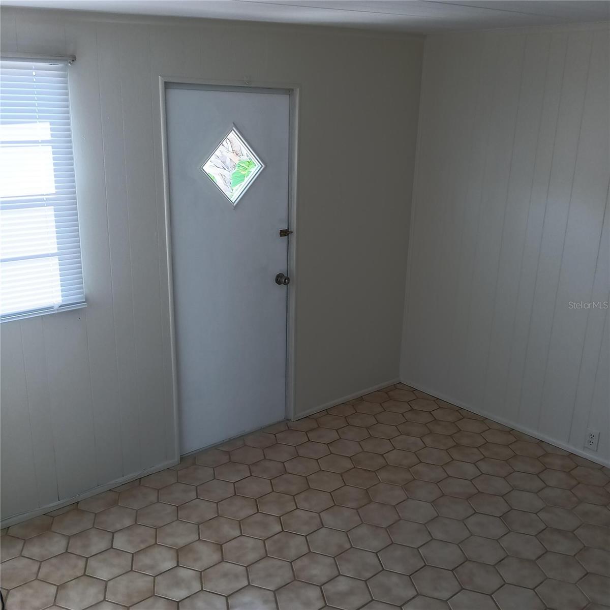 Image 18 of 35 For 810 49th Avenue