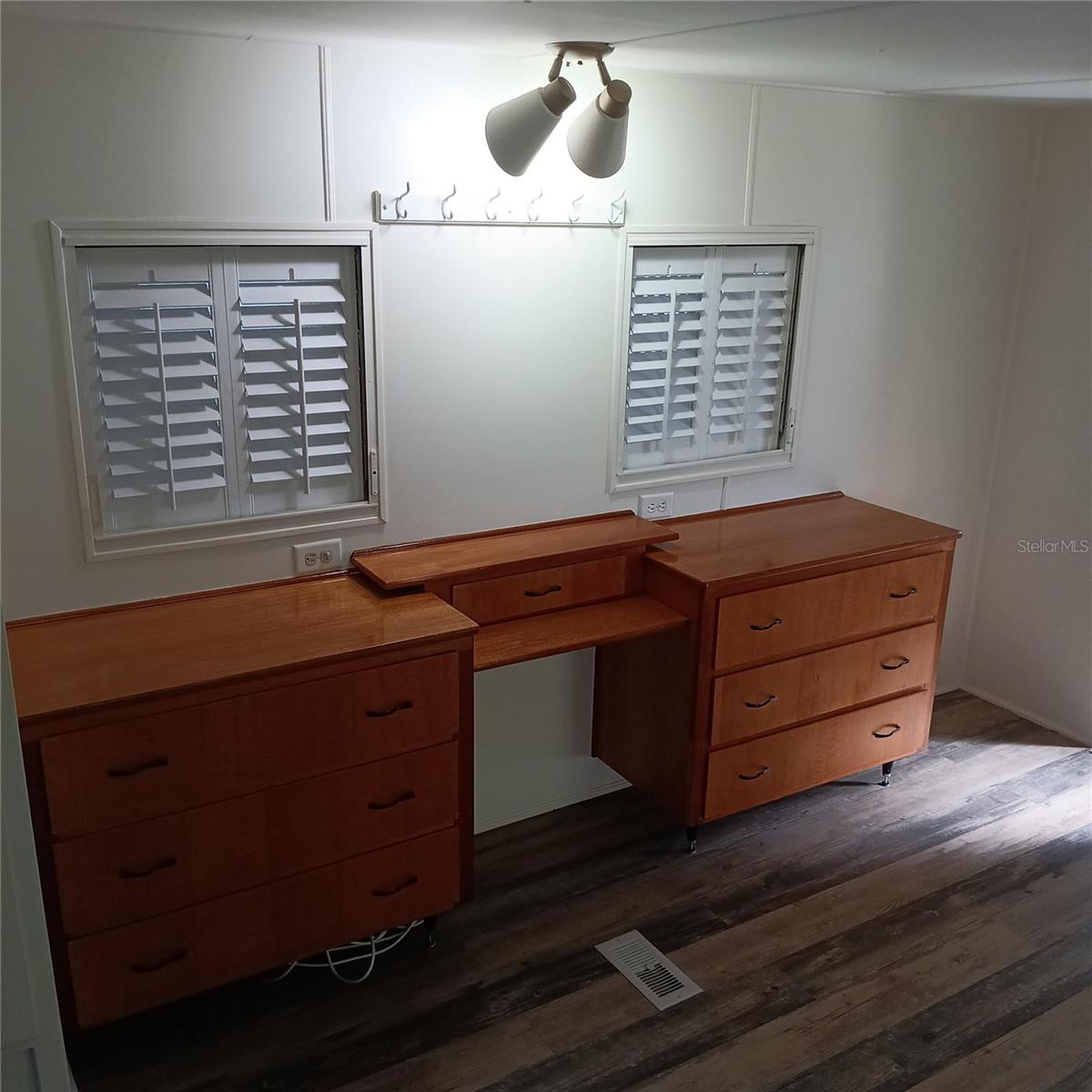 Image 25 of 35 For 810 49th Avenue