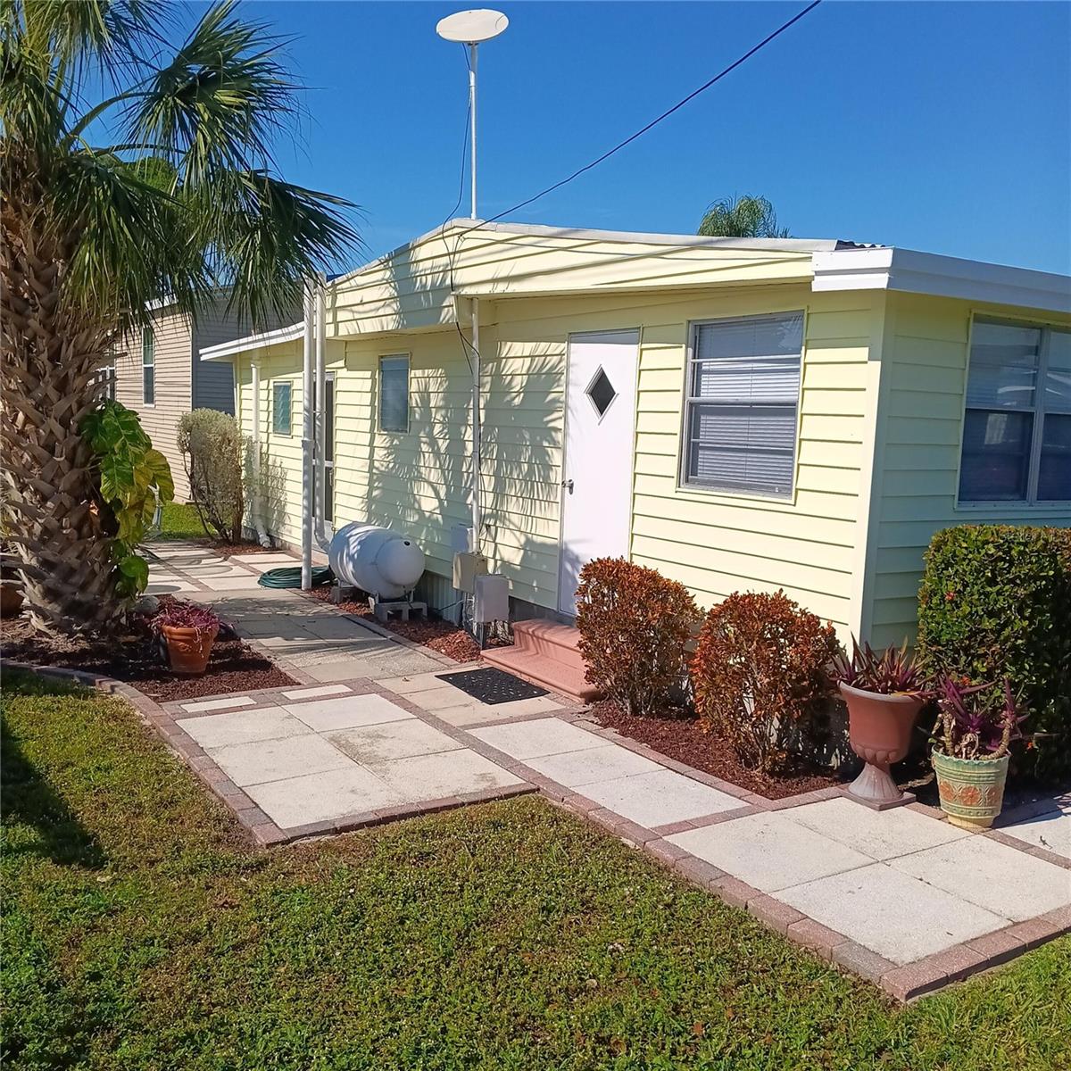 Image 3 of 35 For 810 49th Avenue