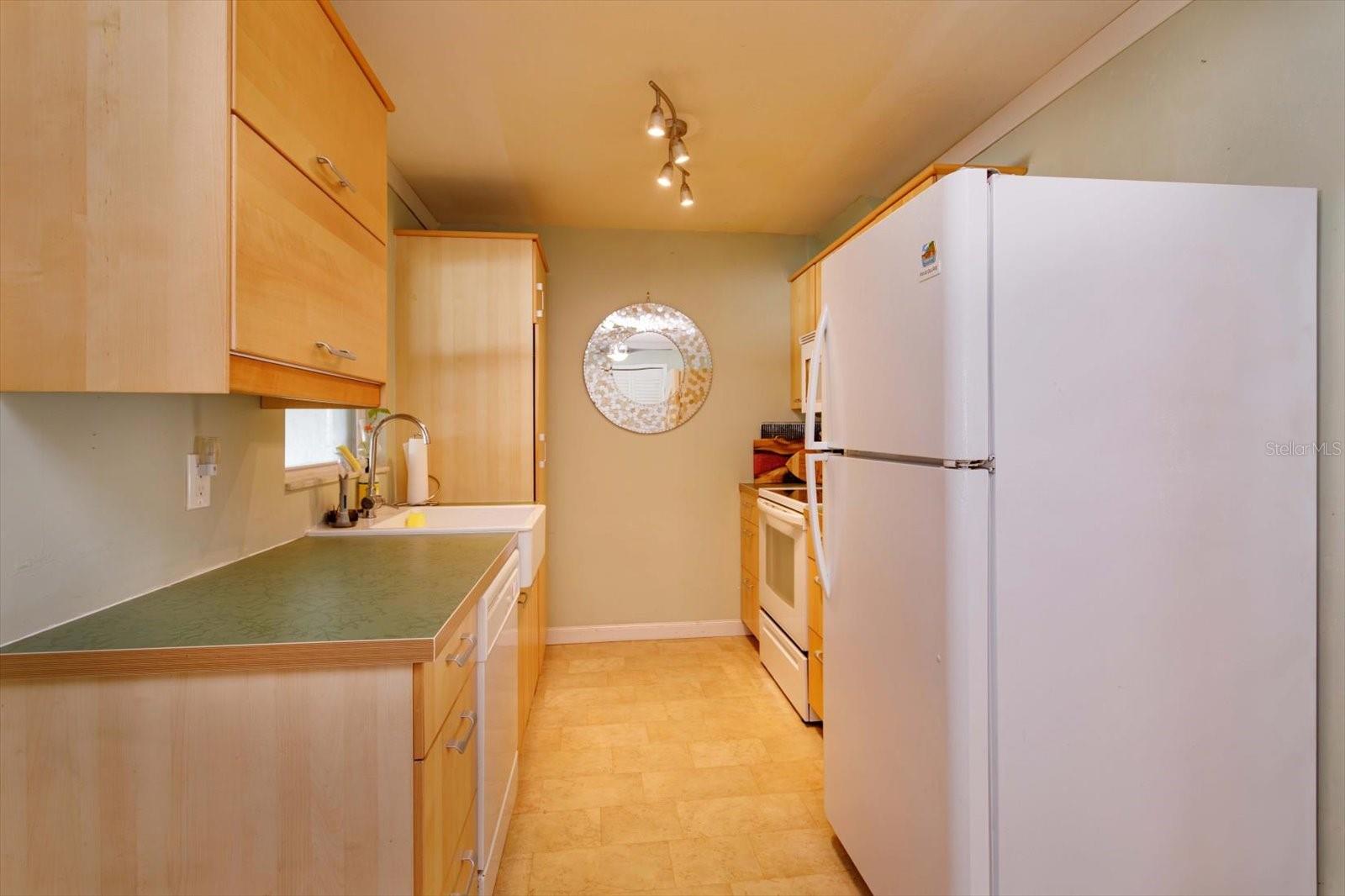 Image 14 of 26 For 902 Nicole Boulevard