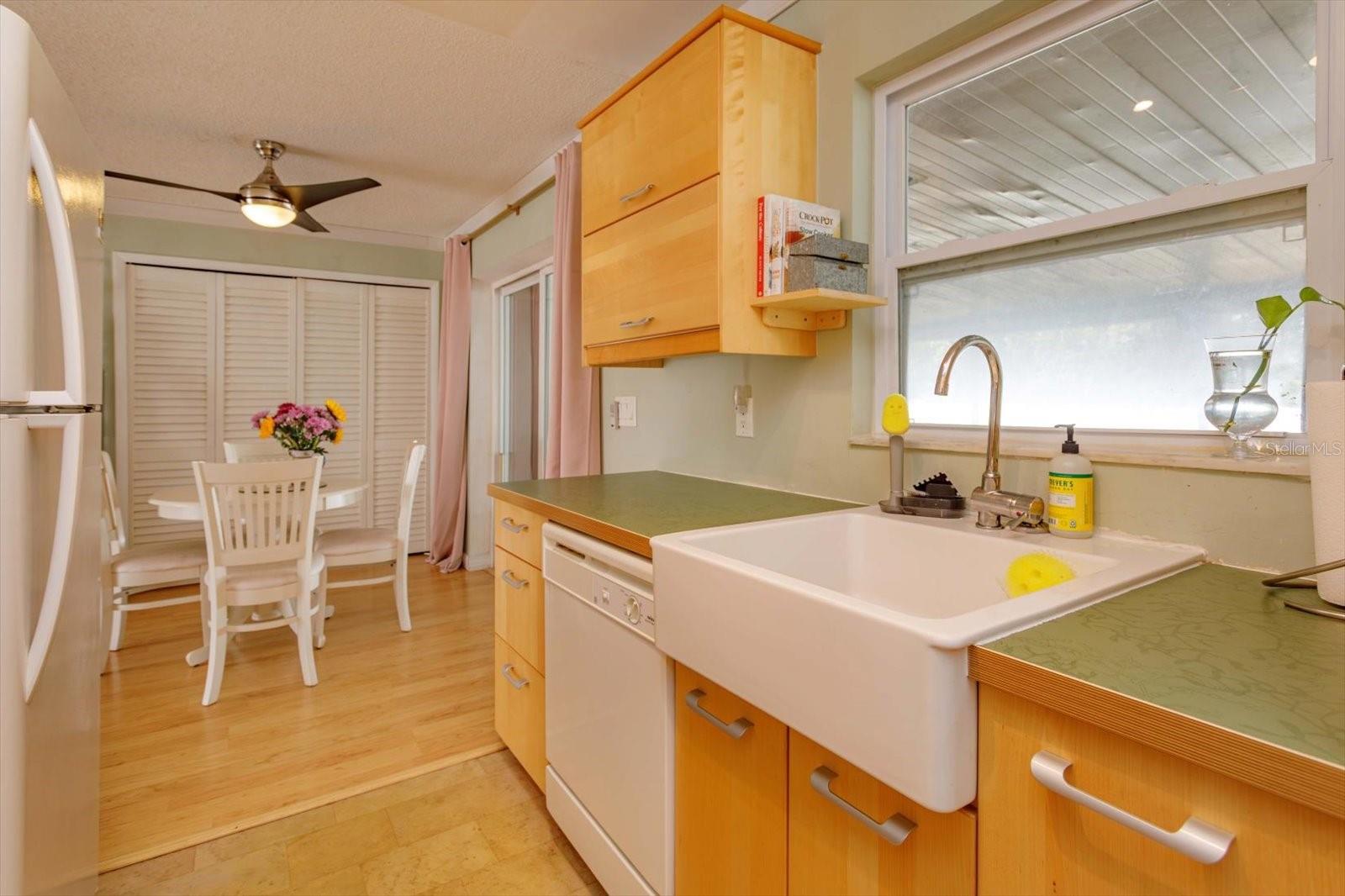 Image 16 of 26 For 902 Nicole Boulevard