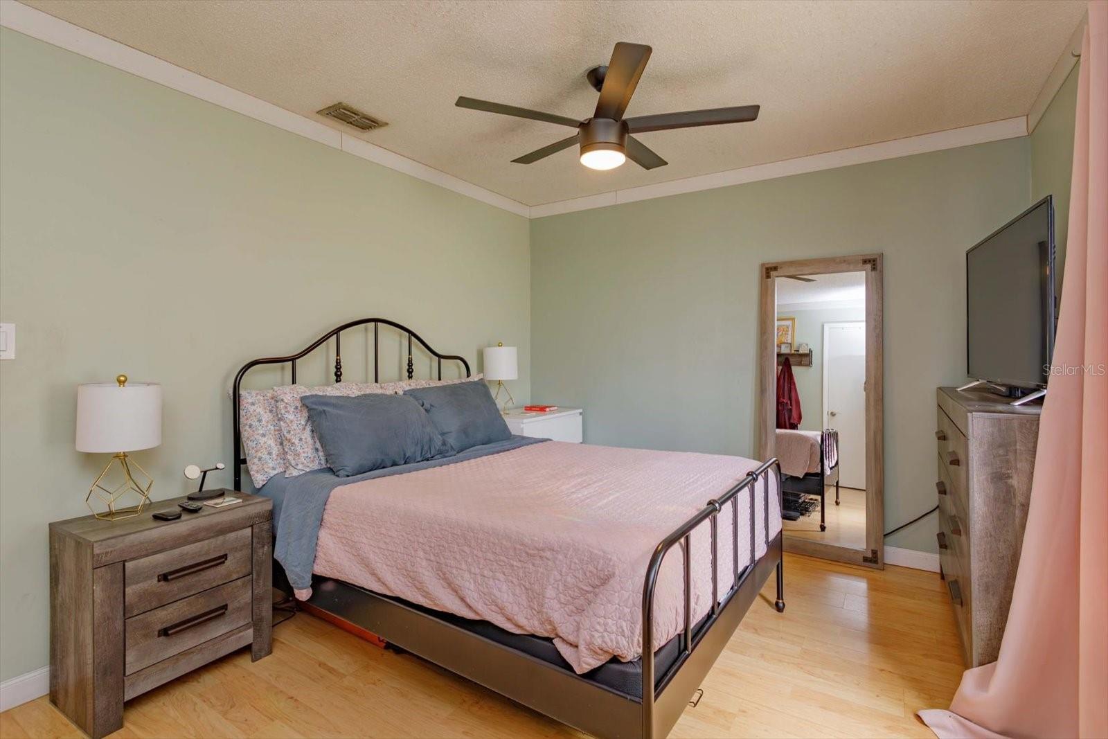 Image 18 of 26 For 902 Nicole Boulevard