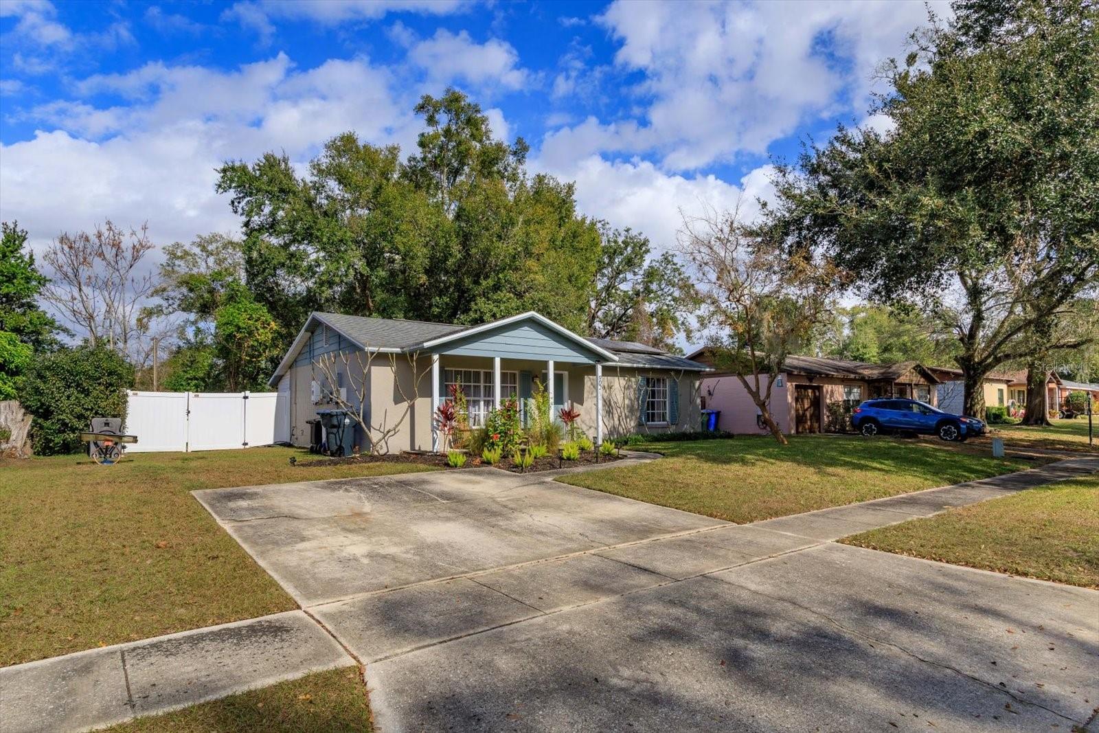 Image 3 of 26 For 902 Nicole Boulevard