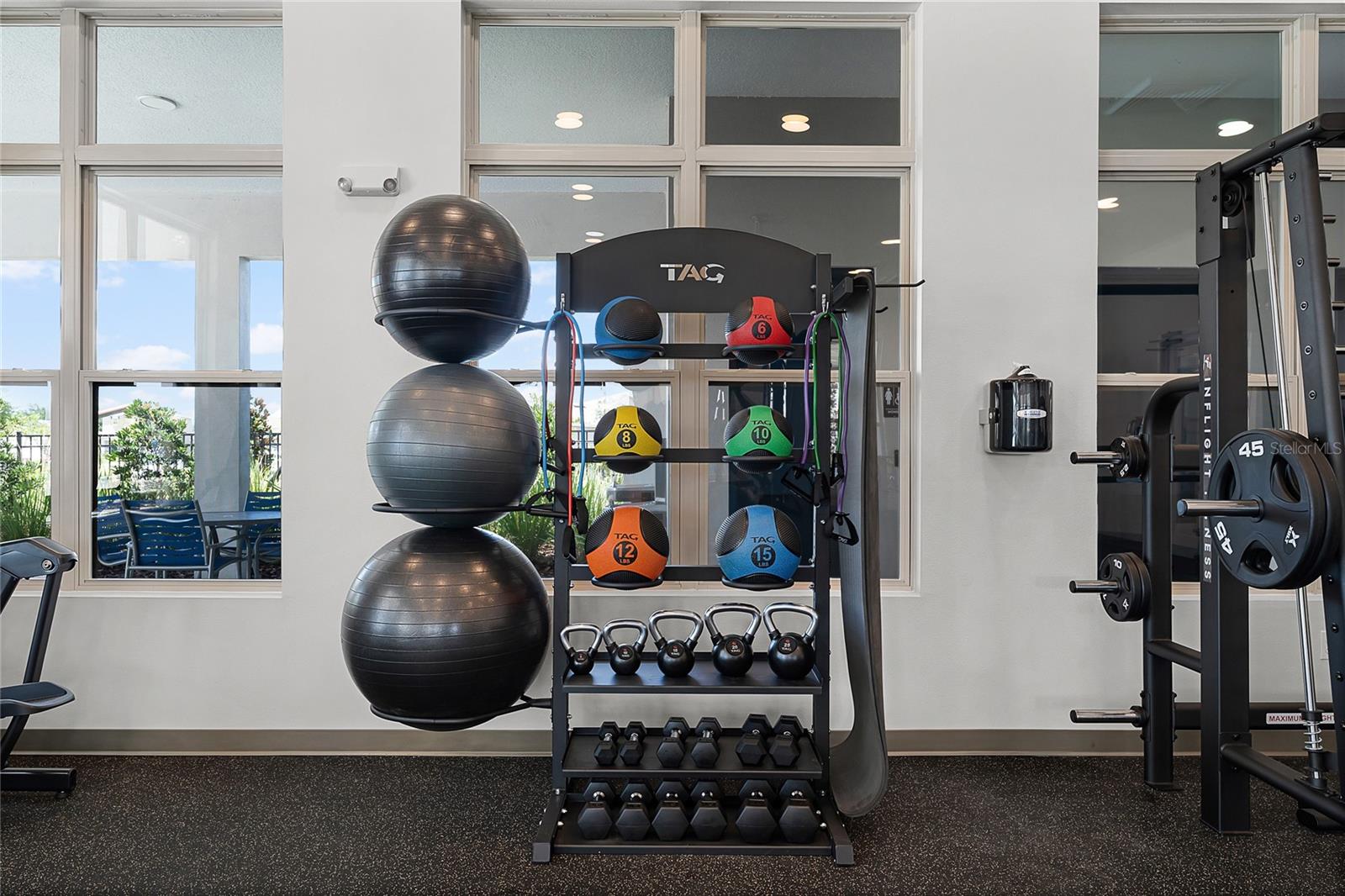 Image 38 of 65 For 1540 Park Side Avenue