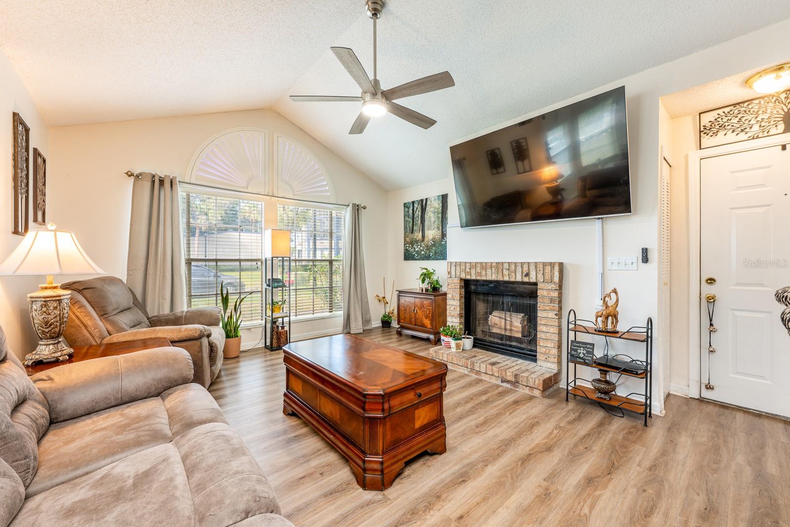 Image 3 of 20 For 954 Forest Ridge Court 106