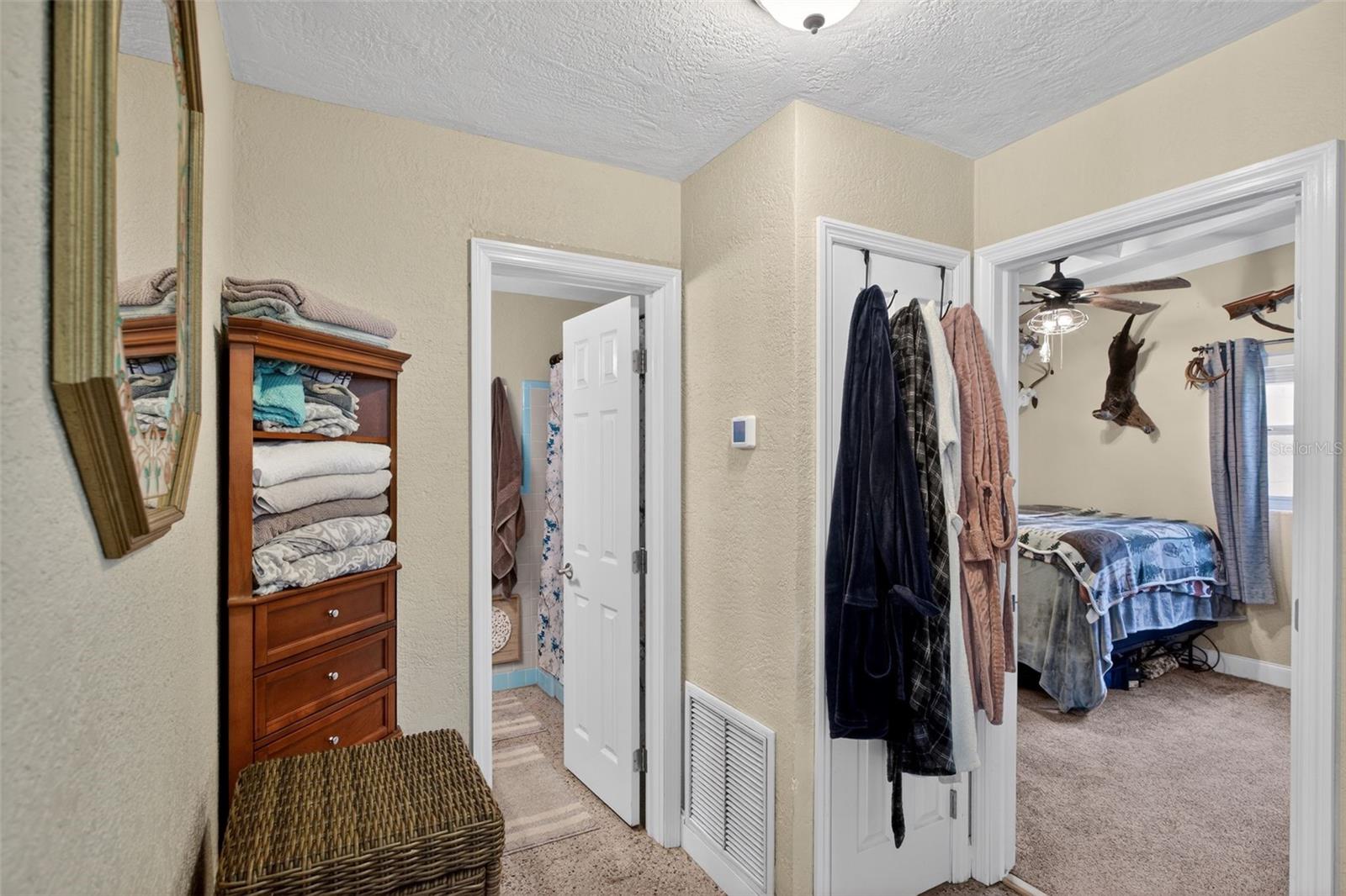 Image 22 of 38 For 464 Judy Street