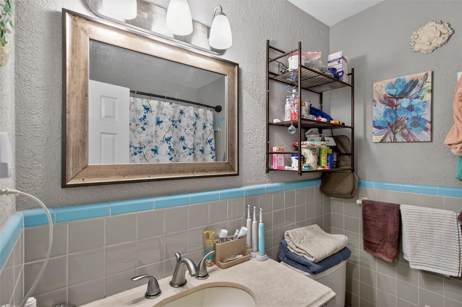 Image 23 of 38 For 464 Judy Street