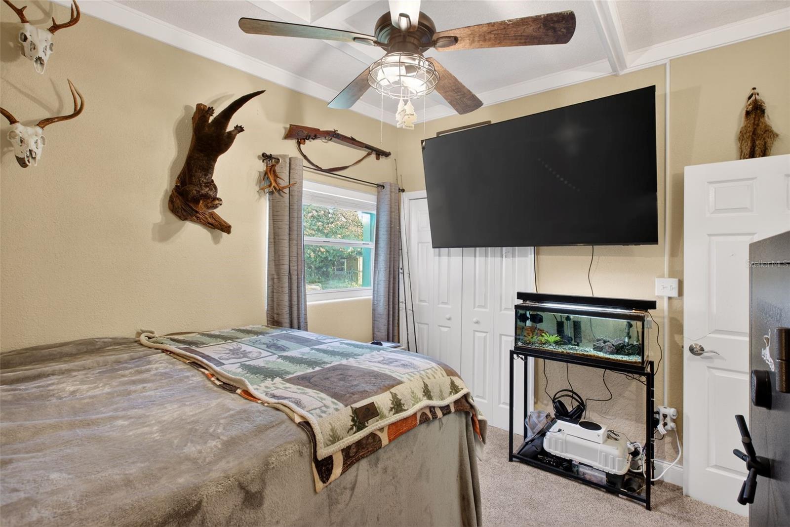 Image 25 of 38 For 464 Judy Street