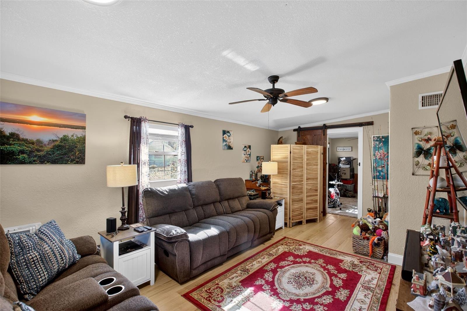 Image 6 of 38 For 464 Judy Street