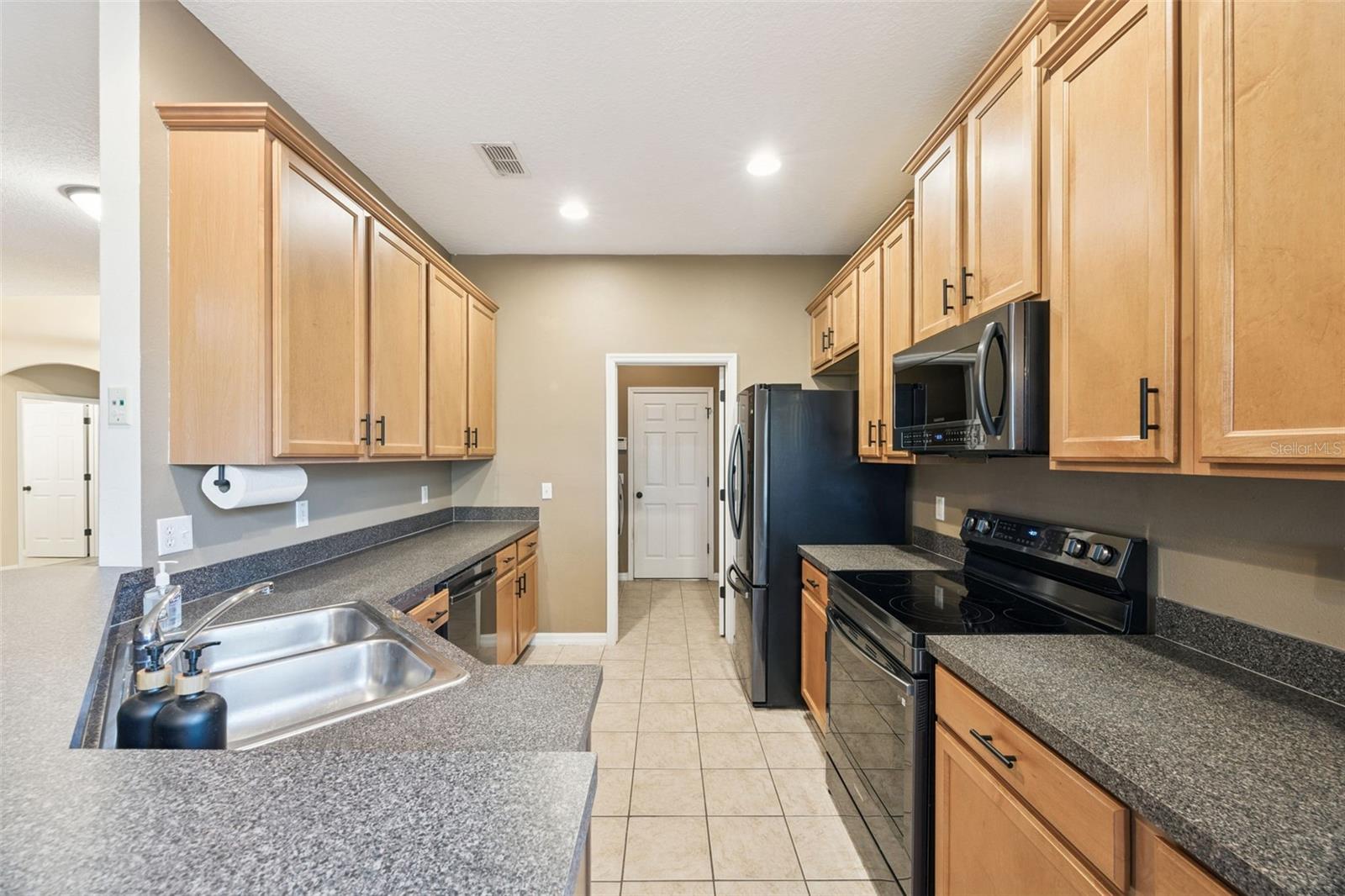 Image 11 of 35 For 8356 Baywood Vista Drive