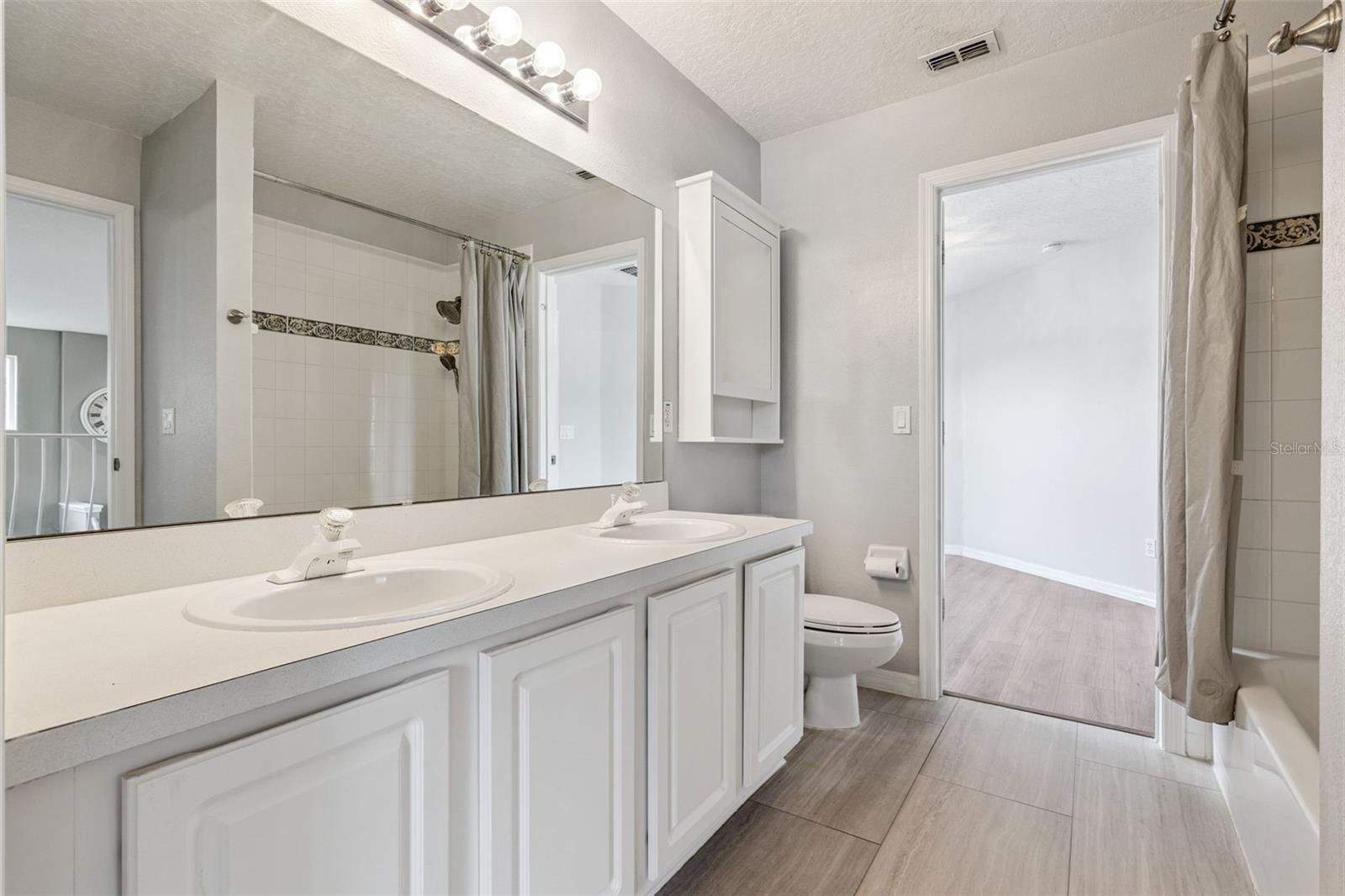 Image 24 of 43 For 12002 Shadowbrook Lane