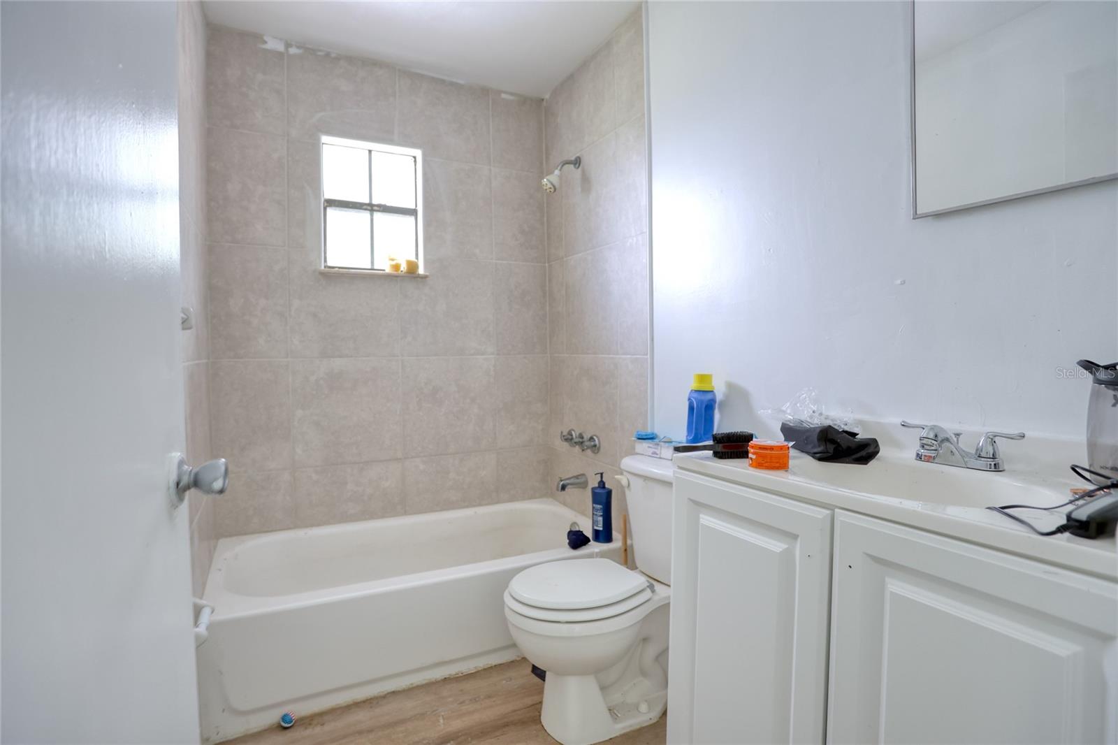 Image 16 of 18 For 538 Loomis Avenue