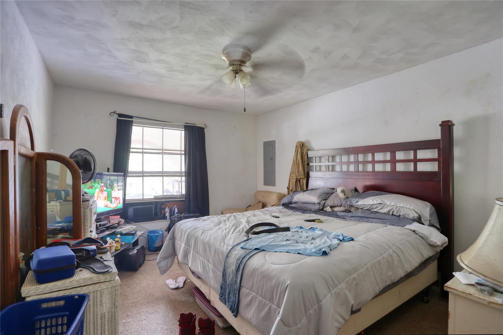 Image 8 of 18 For 538 Loomis Avenue