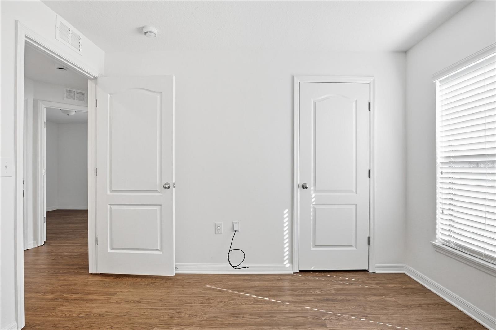 Image 11 of 39 For 733 Chatham Walk Drive