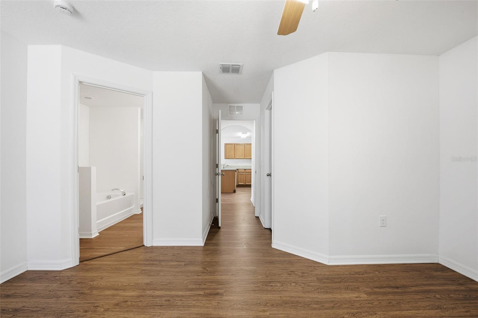 Image 13 of 39 For 733 Chatham Walk Drive