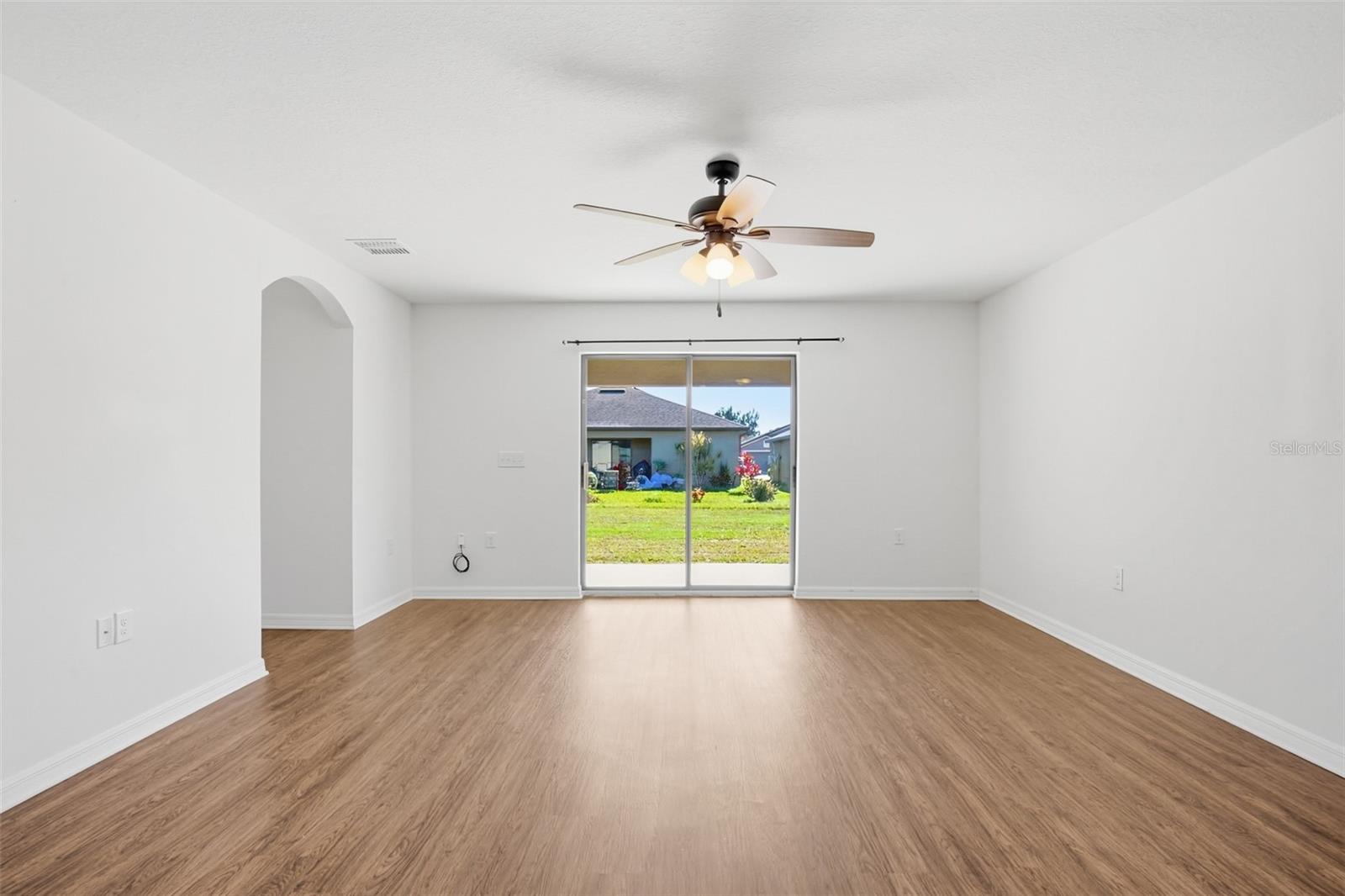 Image 15 of 39 For 733 Chatham Walk Drive