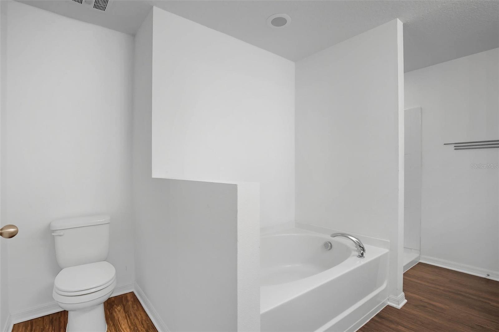 Image 32 of 39 For 733 Chatham Walk Drive