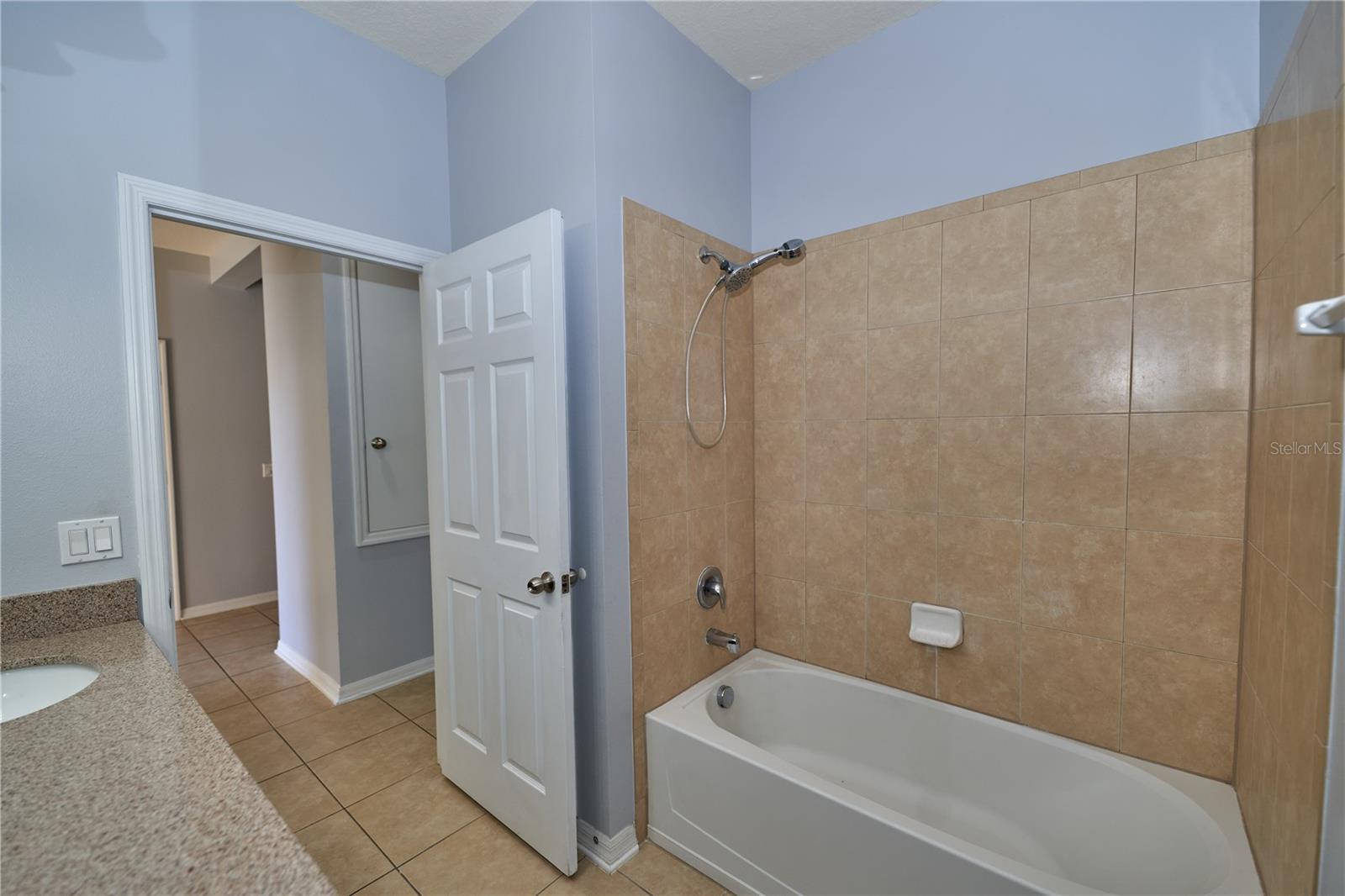 Image 17 of 47 For 2535 Hunley Loop