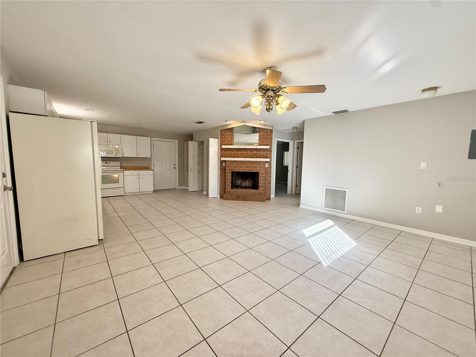 Image 3 of 16 For 2201 Granada Boulevard 1