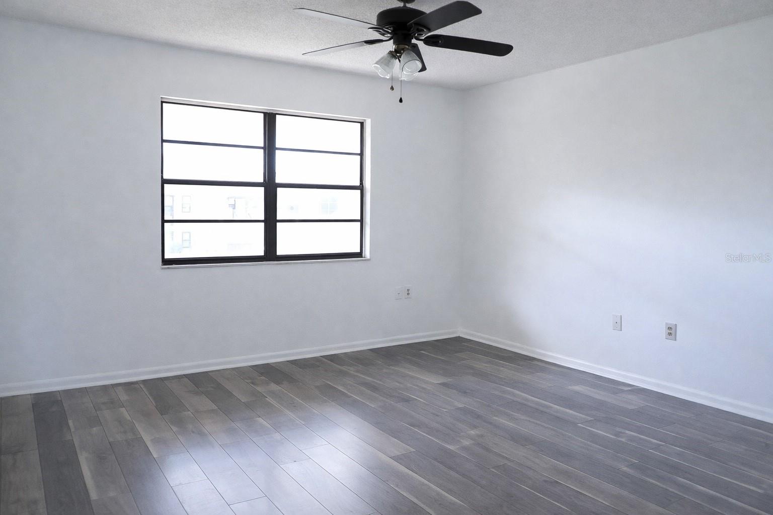 Image 5 of 11 For 130 Johnson Avenue 205