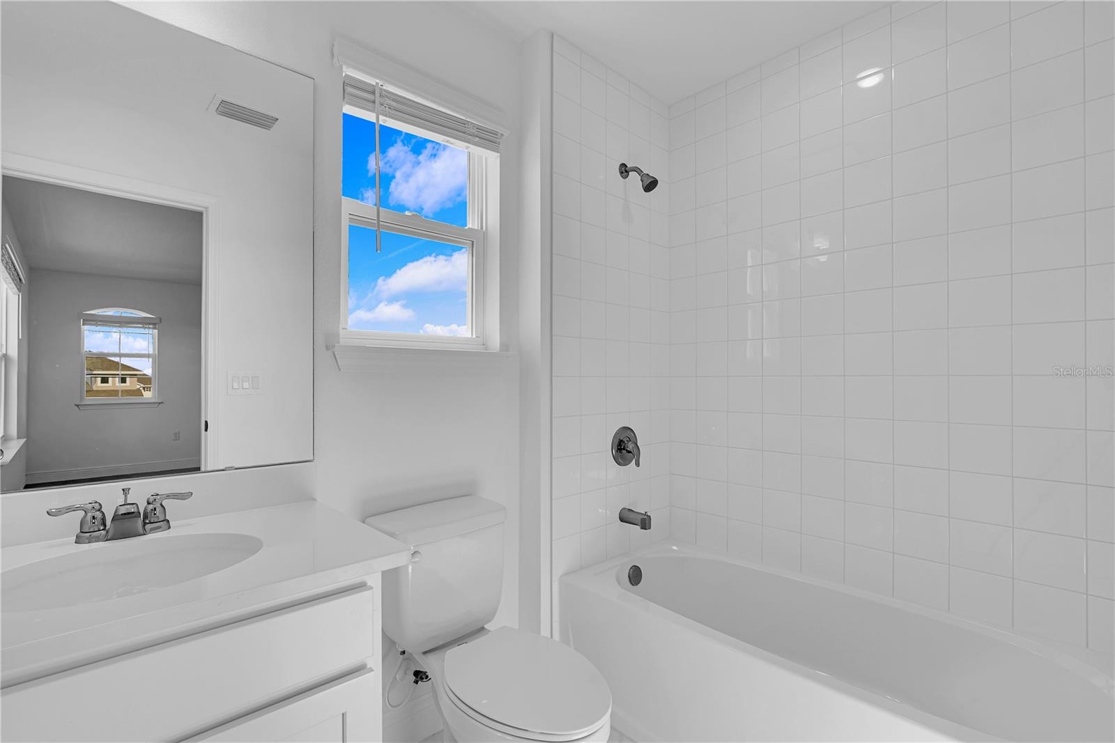 Image 17 of 27 For 2137 Sunshine Peak Dr