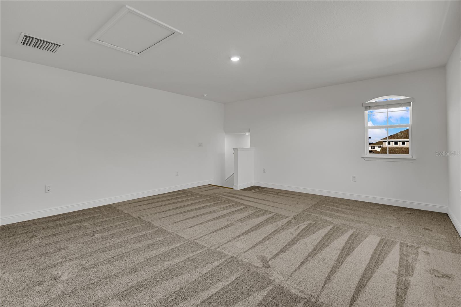 Image 18 of 27 For 2137 Sunshine Peak Dr