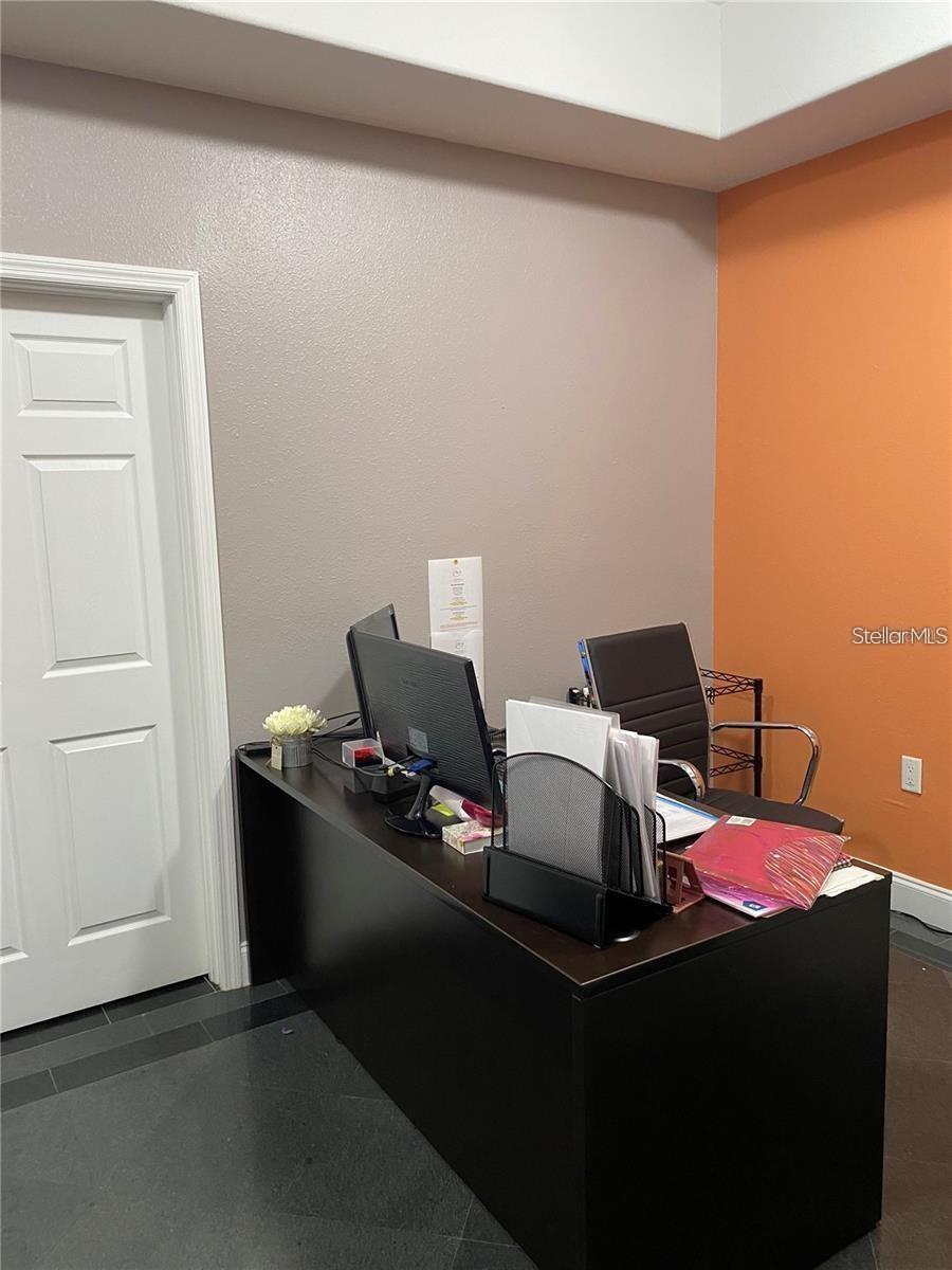 Image 12 of 40 For 8810 Commodity Circle 27