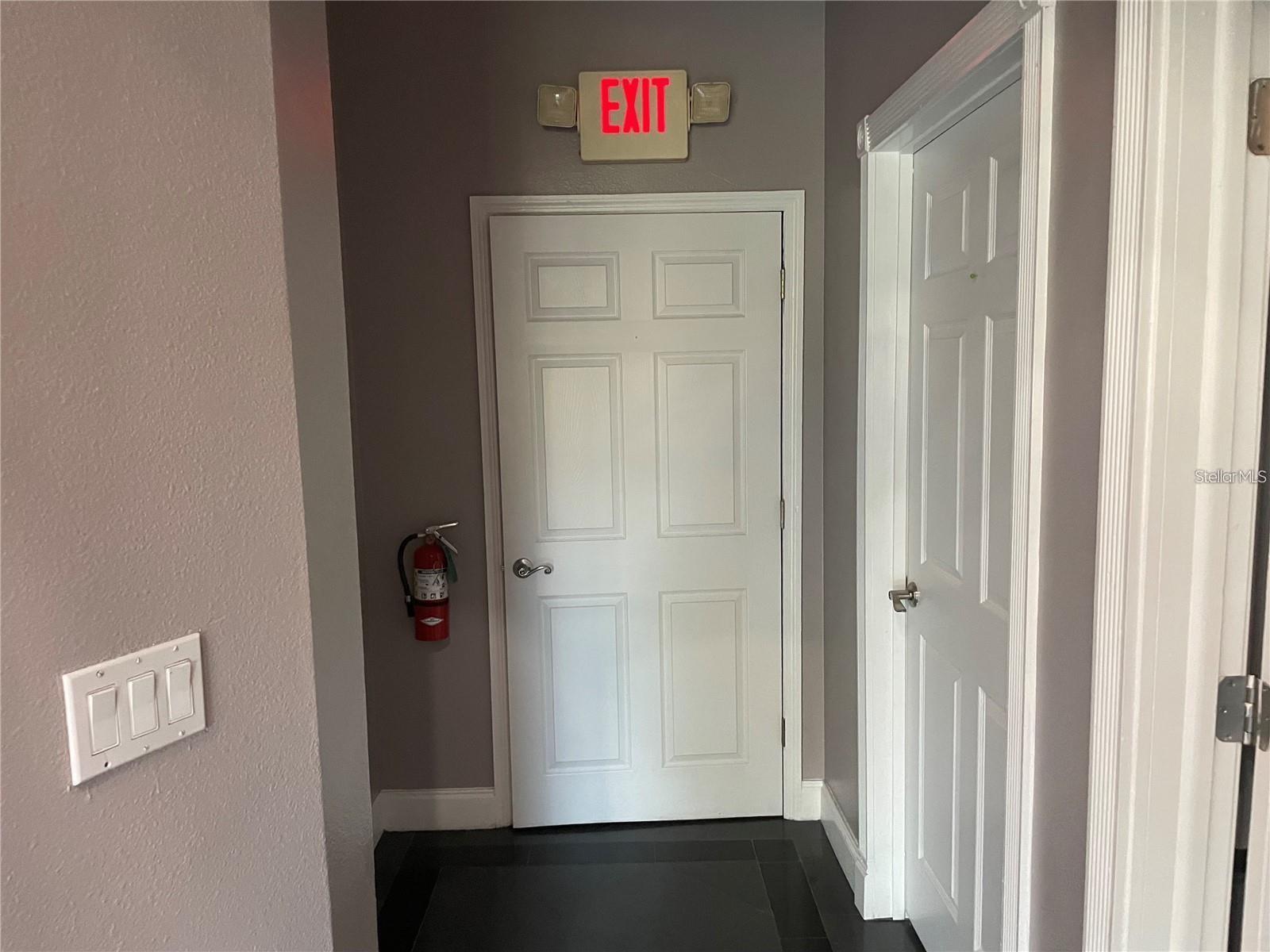 Image 19 of 40 For 8810 Commodity Circle 27