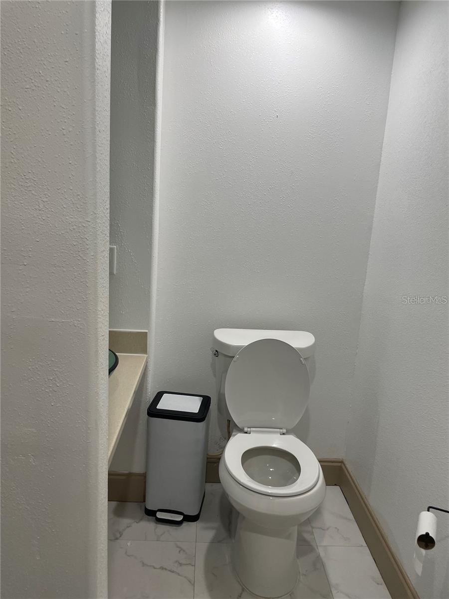 Image 29 of 40 For 8810 Commodity Circle 27