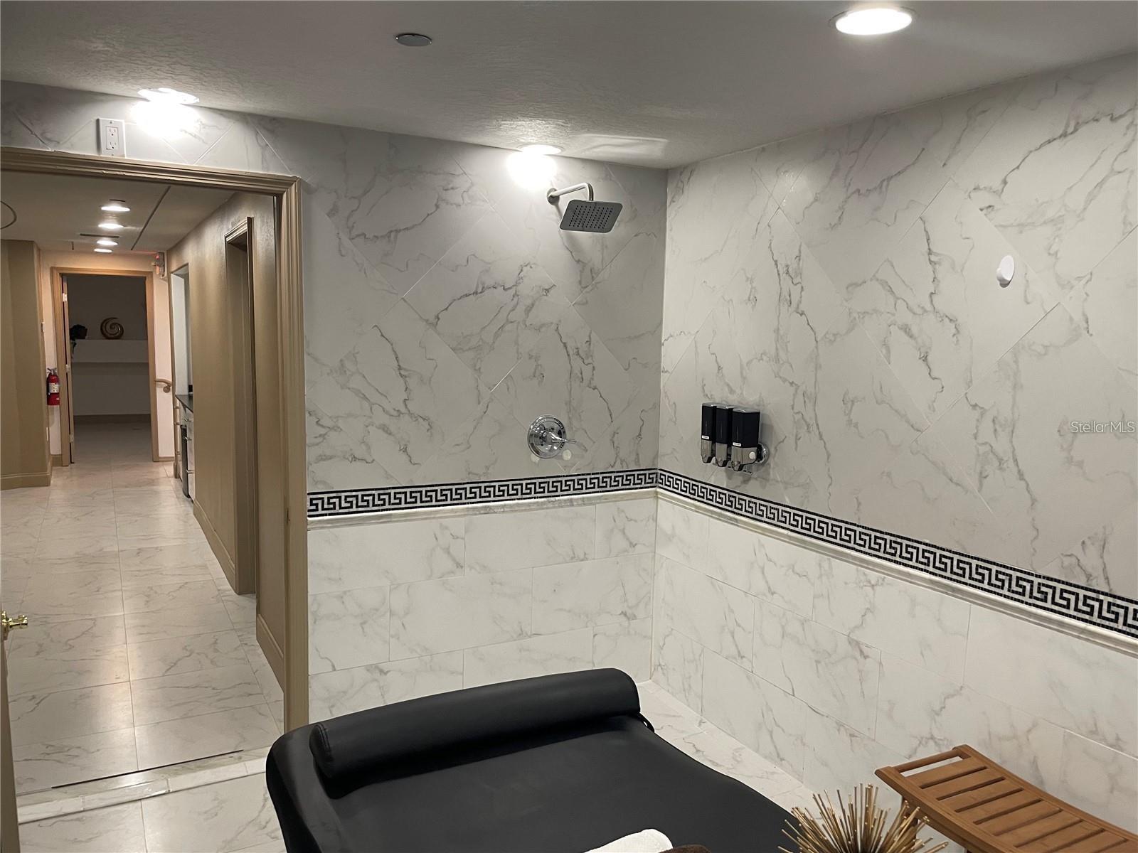 Image 34 of 40 For 8810 Commodity Circle 27