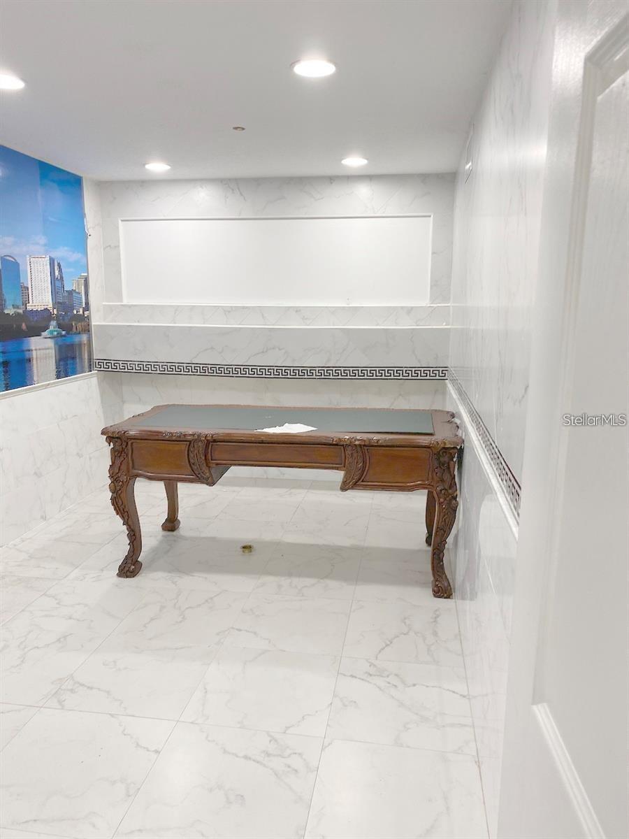 Image 35 of 40 For 8810 Commodity Circle 27