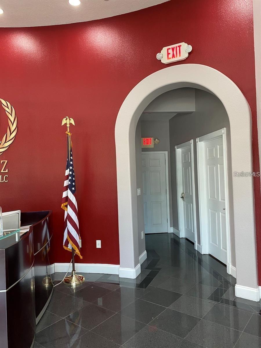 Image 7 of 40 For 8810 Commodity Circle 27