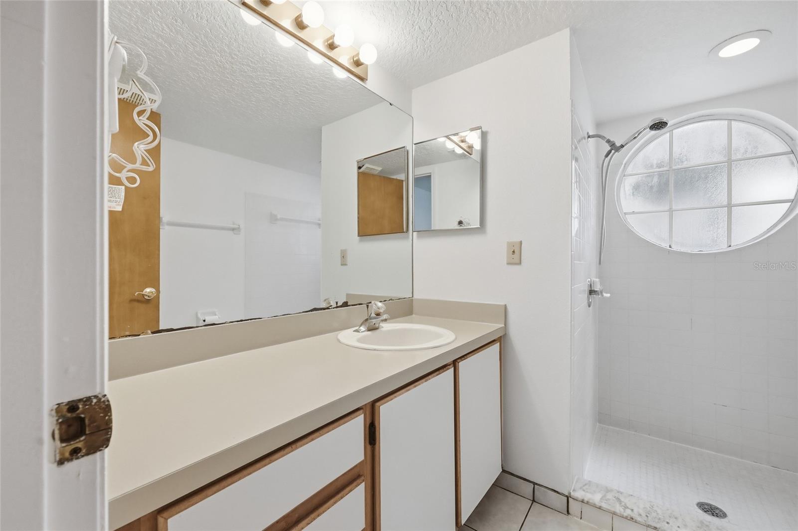 Image 27 of 35 For 2031 Royal Bay Boulevard 71