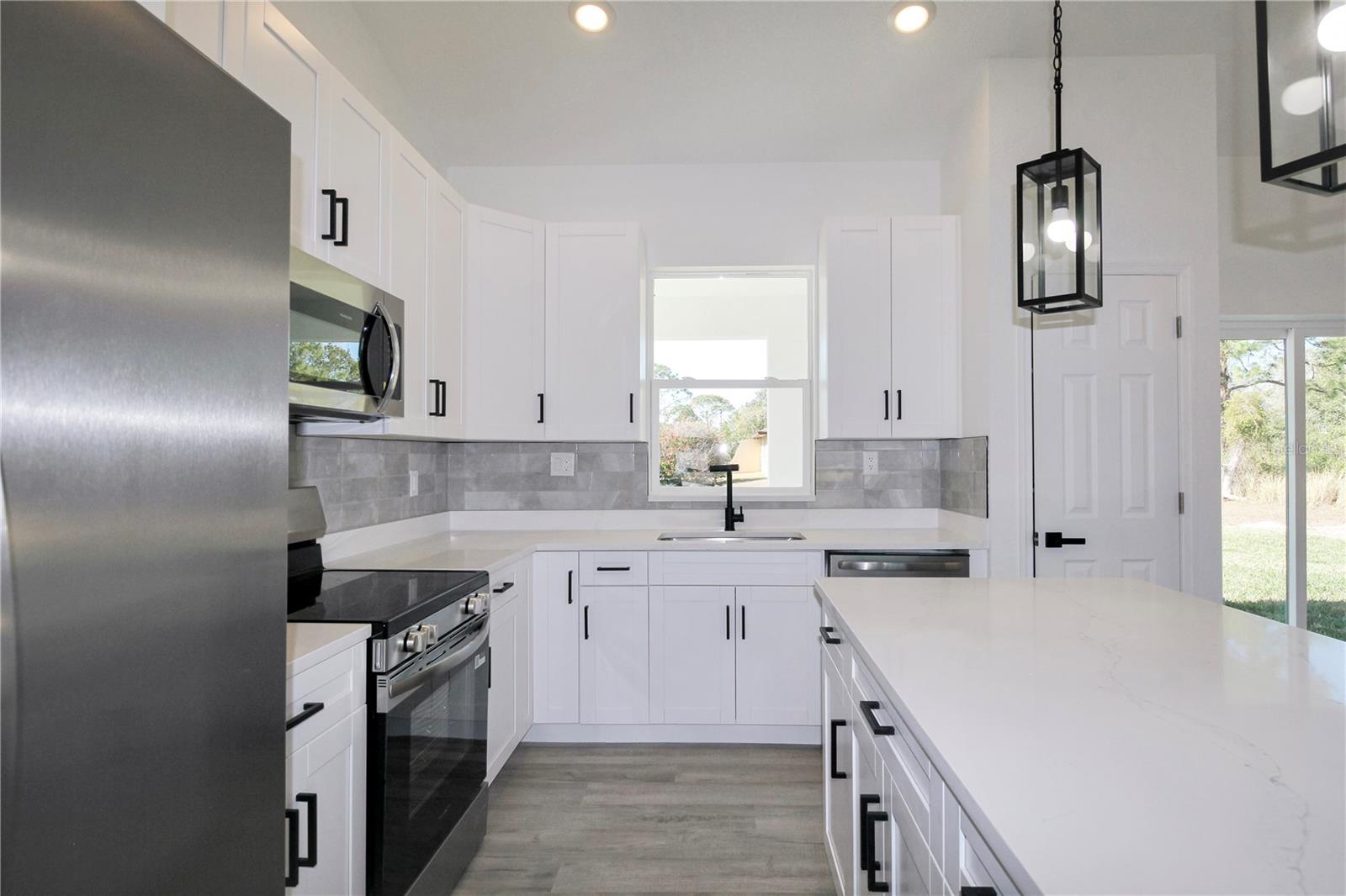 Image 10 of 47 For 3915 El Rado Avenue