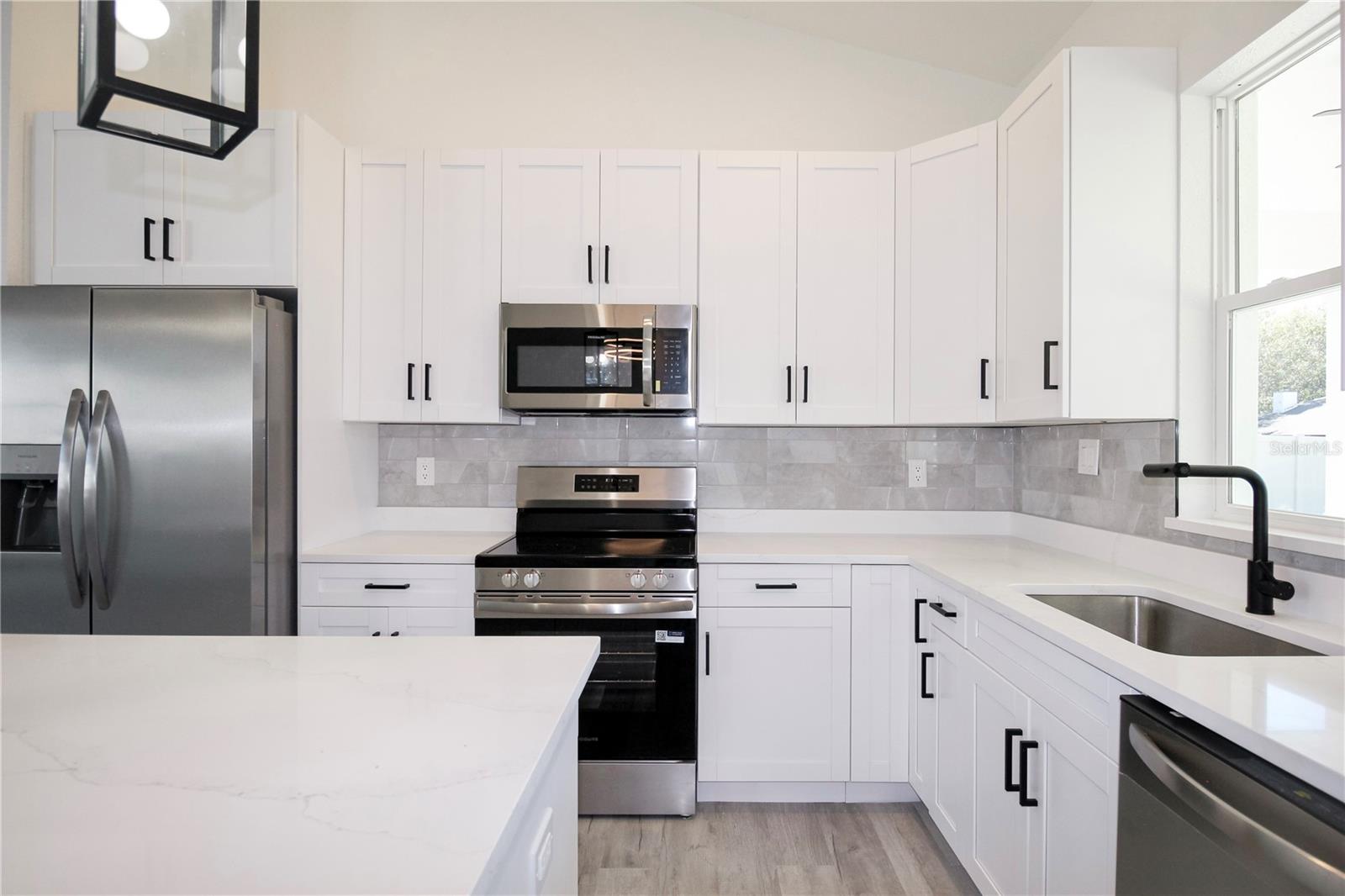 Image 15 of 47 For 3915 El Rado Avenue