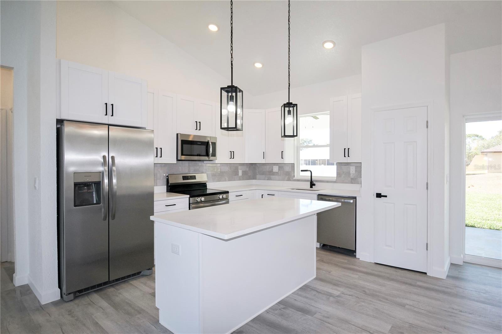 Image 2 of 47 For 3915 El Rado Avenue