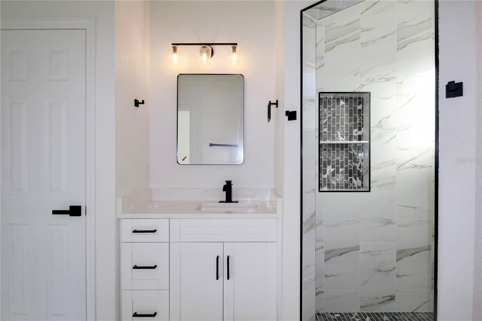 Image 20 of 47 For 3915 El Rado Avenue