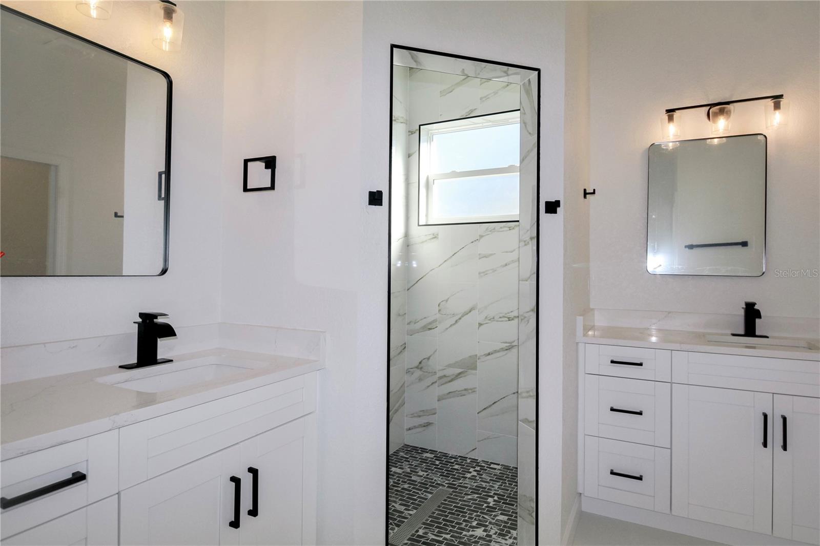 Image 21 of 47 For 3915 El Rado Avenue