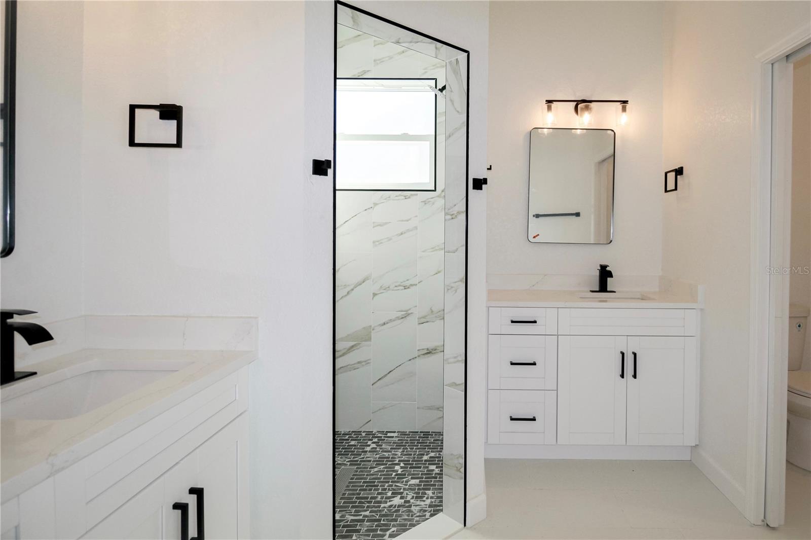 Image 22 of 47 For 3915 El Rado Avenue