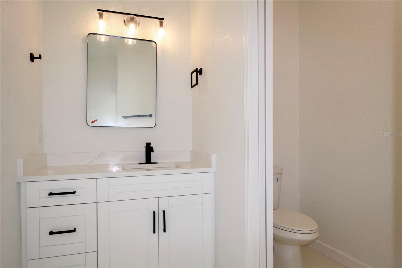 Image 23 of 47 For 3915 El Rado Avenue