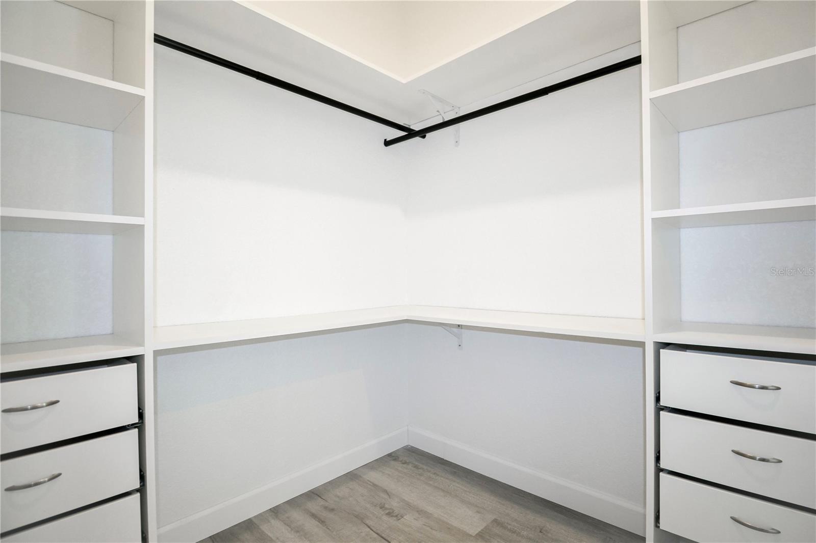 Image 27 of 47 For 3915 El Rado Avenue