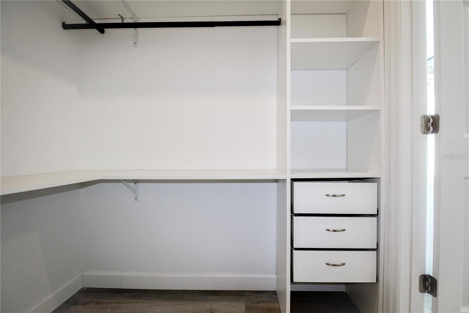 Image 28 of 47 For 3915 El Rado Avenue