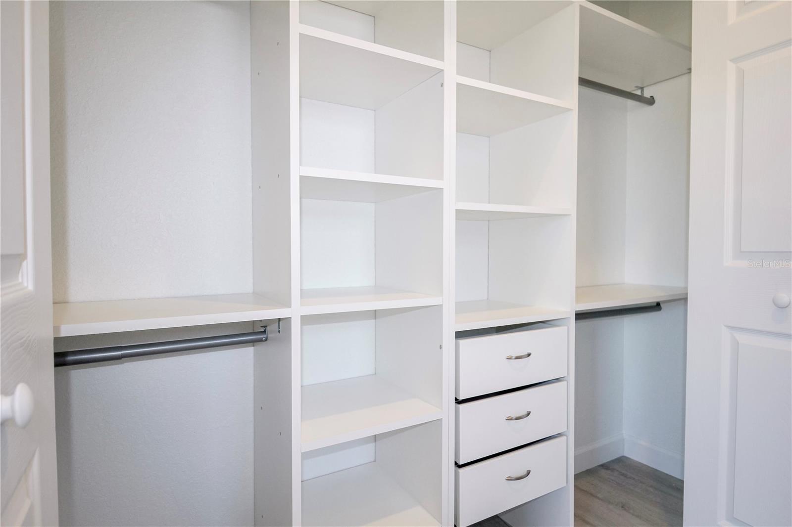 Image 33 of 47 For 3915 El Rado Avenue