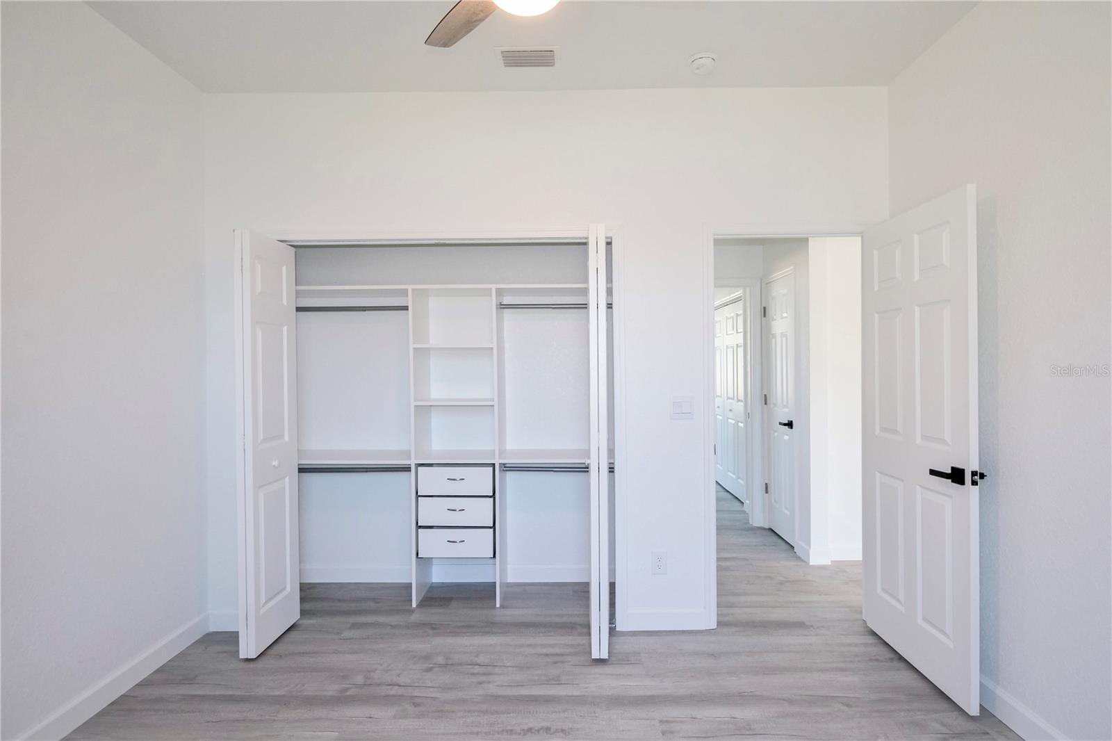 Image 39 of 47 For 3915 El Rado Avenue