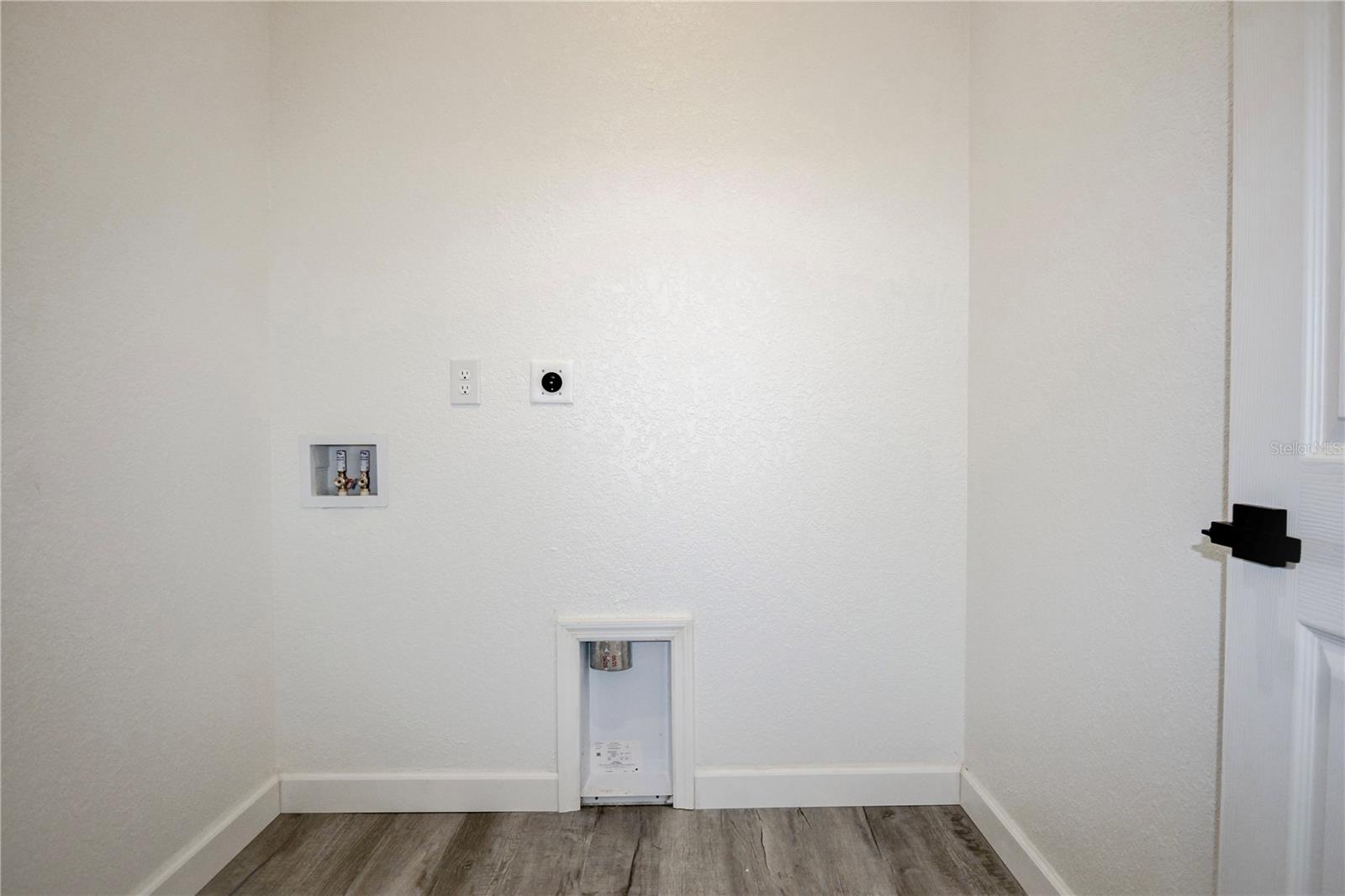 Image 45 of 47 For 3915 El Rado Avenue